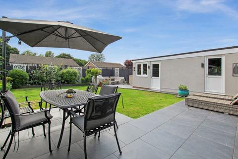 9 Wallis Close, Dartford, DA2 7BE