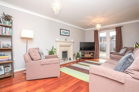 3 bedroom end of terrace house for sale, Lapsley Drive, Banbury