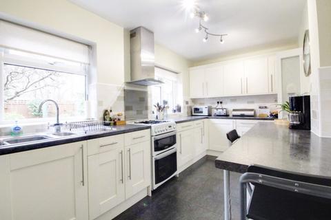 4 bedroom semi-detached house for sale, Beehive Road, Goffs Oak EN7