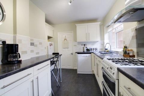 4 bedroom semi-detached house for sale, Beehive Road, Goffs Oak EN7