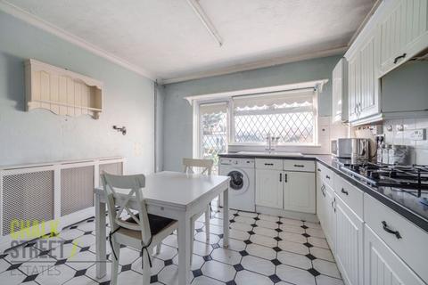 19 Elmer Gardens, Rainham, RM13 7BS