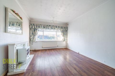 19 Elmer Gardens, Rainham, RM13 7BS