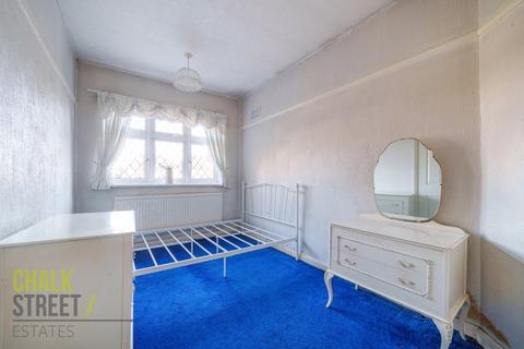 19 Elmer Gardens, Rainham, RM13 7BS