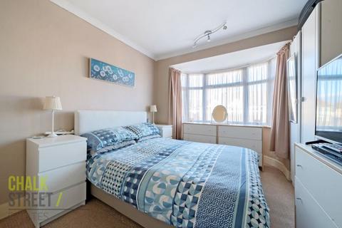 3 Anstead Drive, Rainham, RM13 7QS