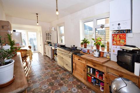 4 bedroom terraced house for sale - Main Road, Queenborough