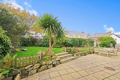 3 Farley Close, Truro, TR1 2GD