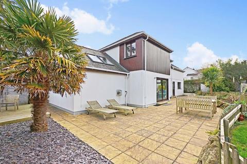 3 Farley Close, Truro, TR1 2GD