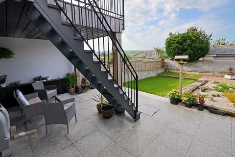 84 Queens Crescent, Bodmin, PL31 1QW