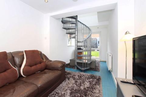 1 bedroom maisonette for sale, Wallace Mews, Eaton Bray