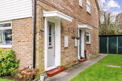 8 Warwick Gardens, Thames Ditton, KT7 0RA