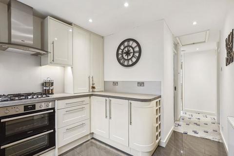 8 Warwick Gardens, Thames Ditton, KT7 0RA
