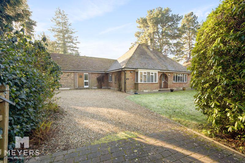 Golf Links Road, Ferndown BH22 4 bed bungalow for sale £850,000