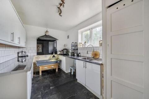 2 bedroom end of terrace house for sale, Dudley Gardens, Romford, RM3