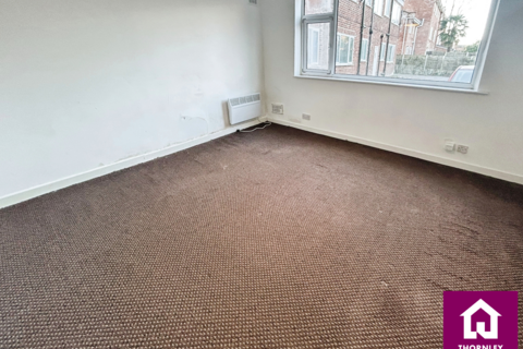 1 bedroom flat to rent, Brantingham Road, Manchester, M16
