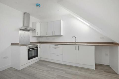 2 bedroom flat for sale - North Road, Kent, me11 5ha