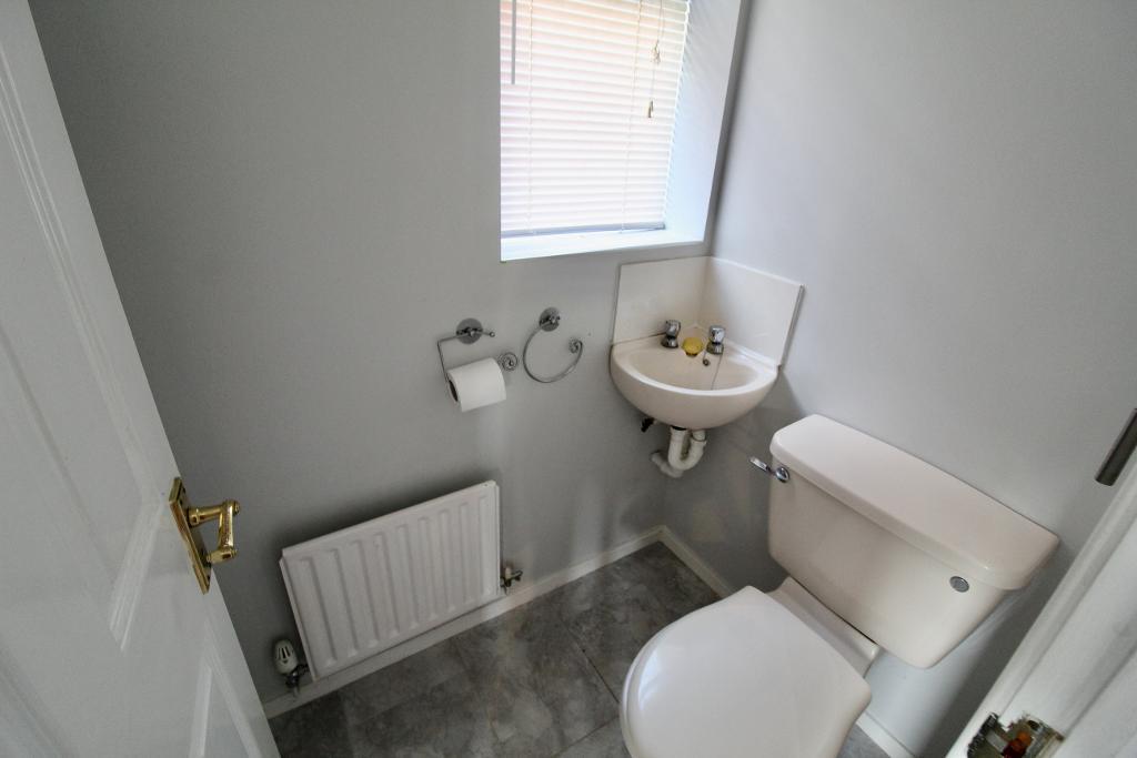 Aston Lodge, Stone ST15 4 bed detached house £1,300 pcm (£300 pw)