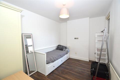 2 bedroom apartment to rent, Crowther Road, London, SE25