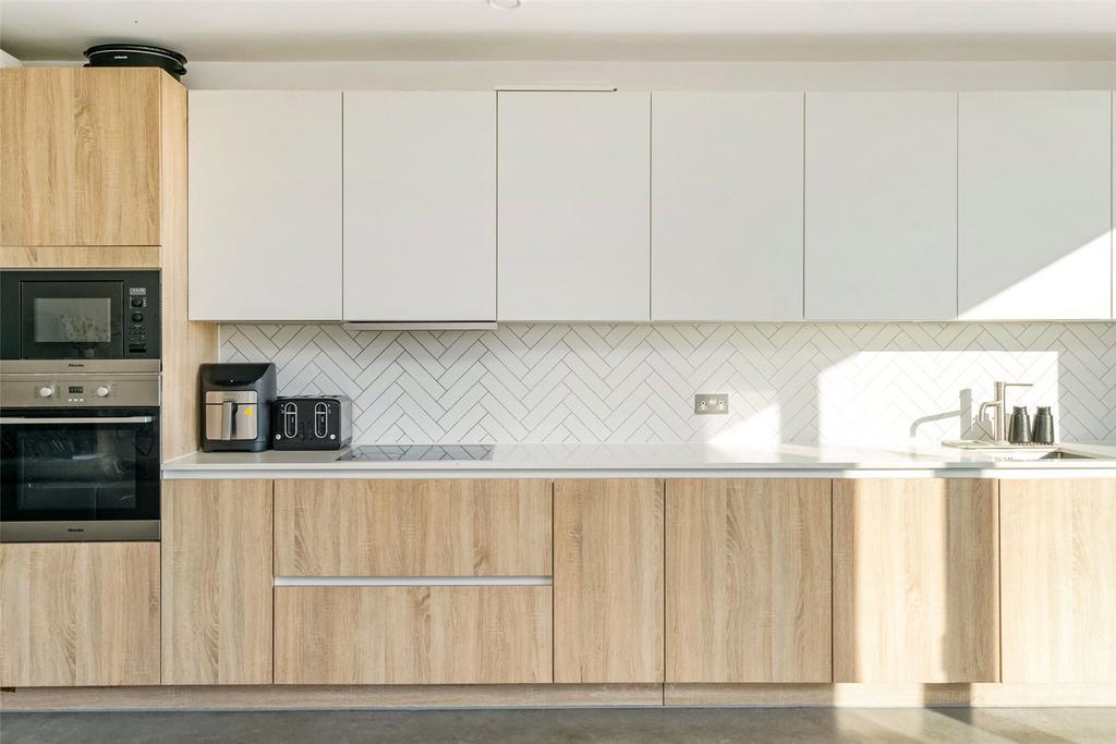 Monohaus E8