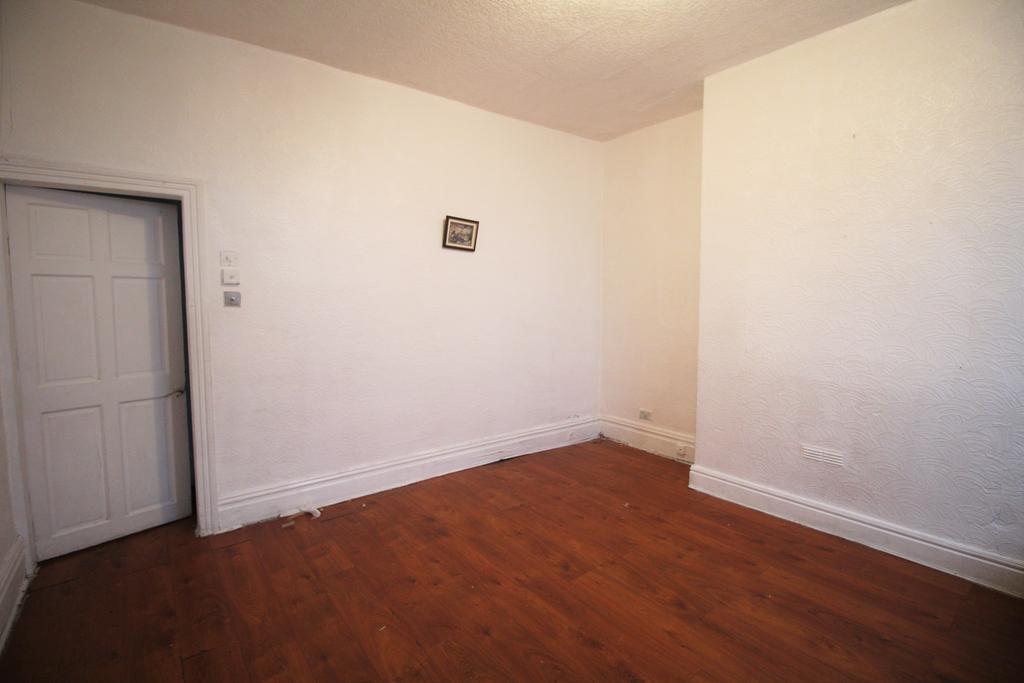 Huxley Street, Oldham OL4 2 bed terraced house for sale £120,000