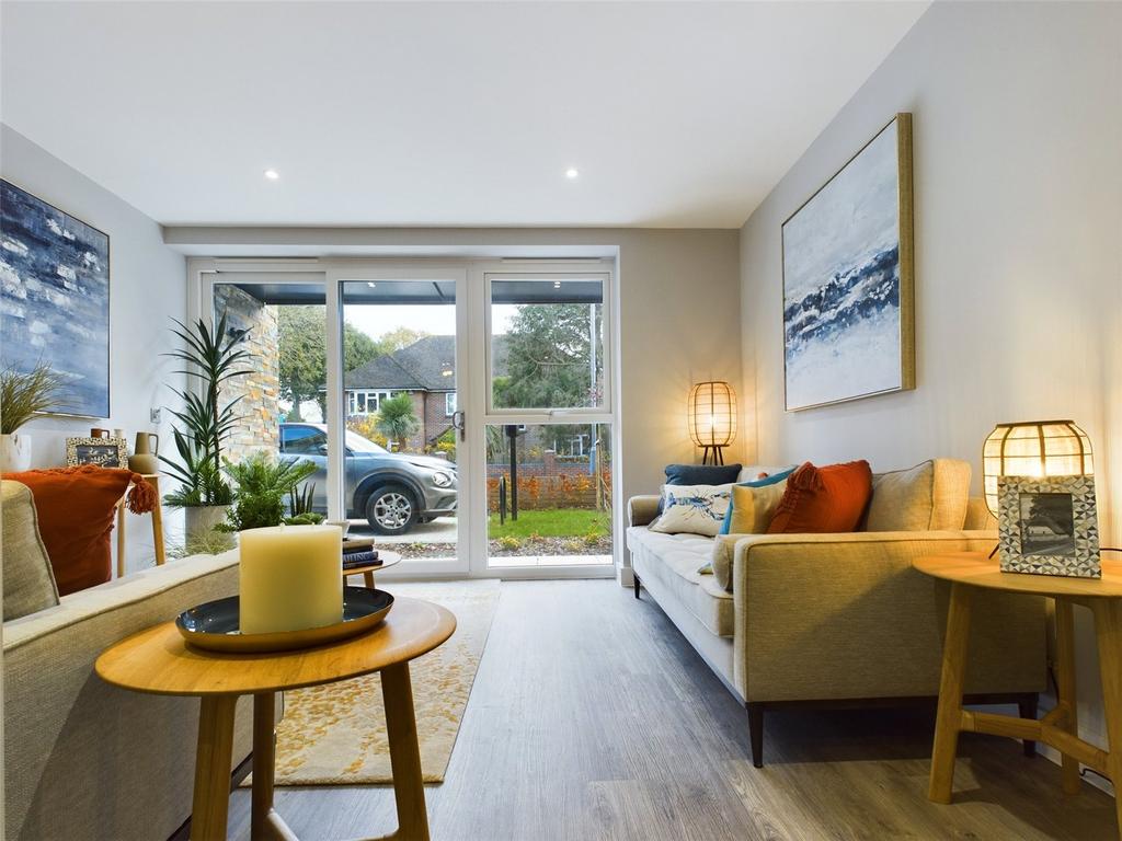 Wortley Road, Highcliffe, Christchurch, Dorset, BH23 2 bed apartment