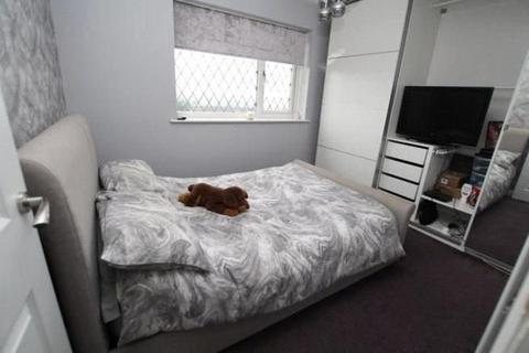2 bedroom semi-detached house to rent, Bradford BD2