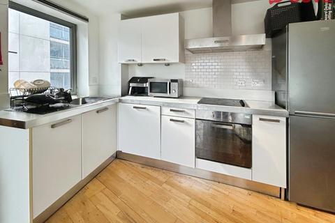 2 bedroom house share to rent, Apartment 702 Metis, City Centre