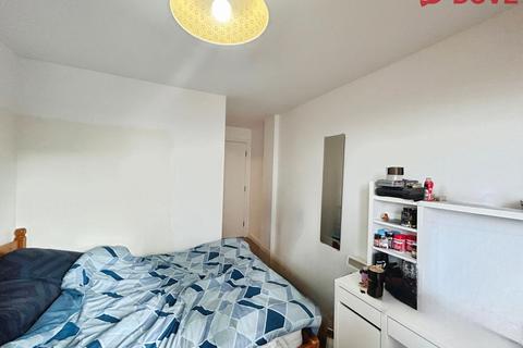 2 bedroom house share to rent, Apartment 702 Metis, City Centre