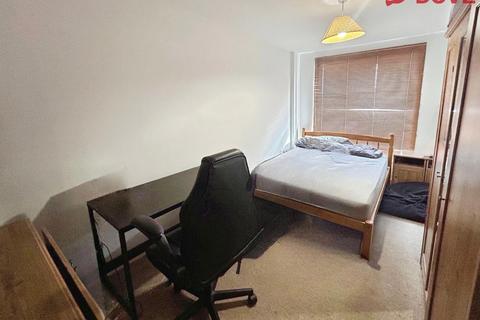 2 bedroom house share to rent, Apartment 702 Metis, City Centre