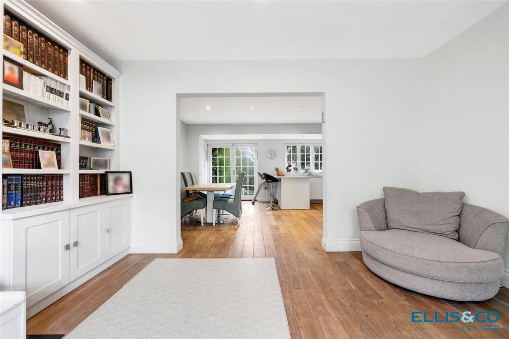 Erskine Hill, Hampstead Garden Suburb, NW11 4 bed terraced house for