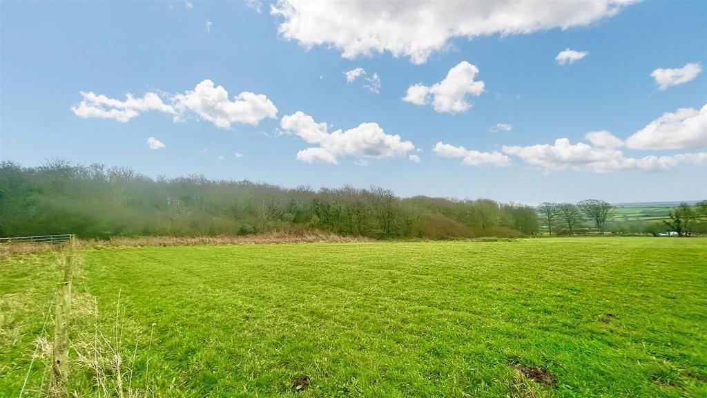 Eastmoor Park, Cuffern, Roch... Land - £20,000