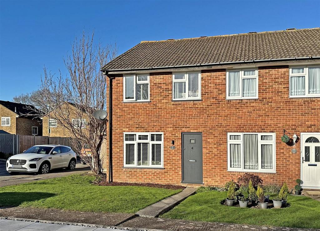 Greenwood Drive, Redhill 3 bed end of terrace house for sale £400,000