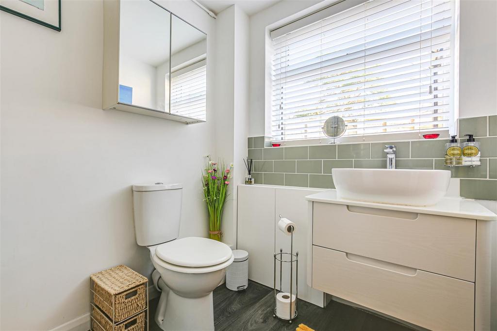 14 Shower Room.jpg