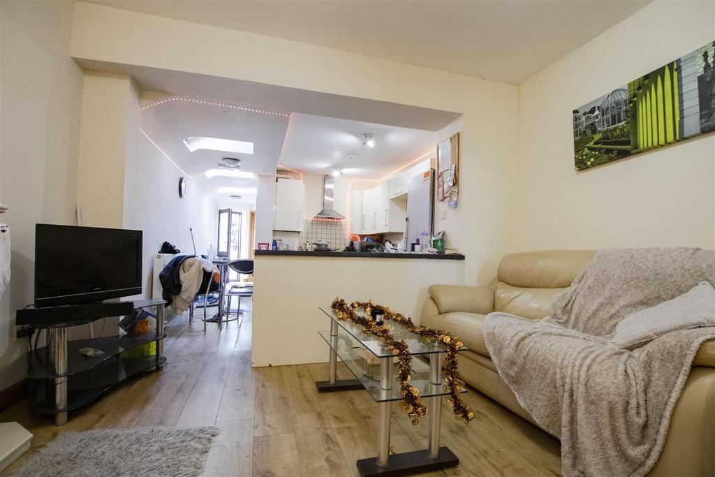 Tiverton Road, Birmingham 5 bed flat to rent £2,340 pcm (£540 pw)