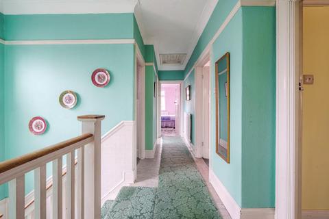 303 Addiscombe Road, Croydon, CR0 7LE