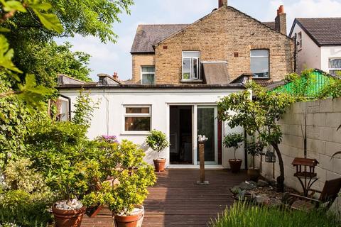 Flat 2, 1 Burgoyne Road, London, SE25 6JT