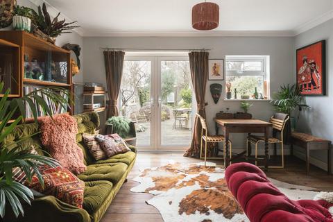 Flat 2, 1 Burgoyne Road, London, SE25 6JT