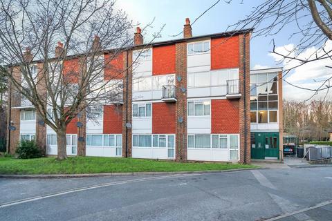 2 bedroom flat for sale, Regina Road, London