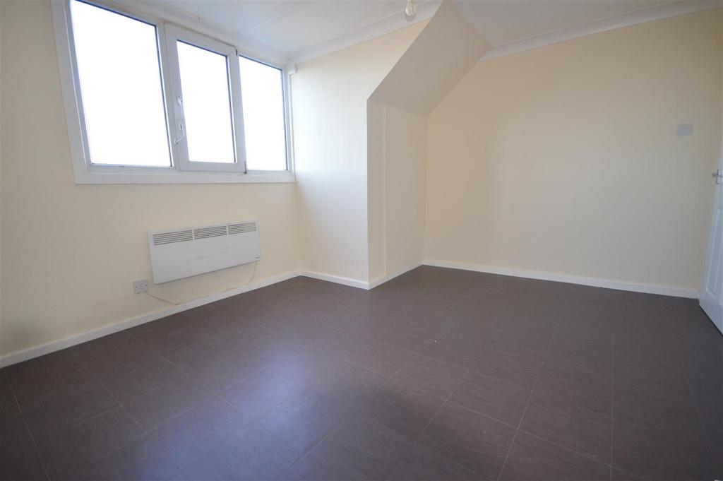 The Square, Castleford 1 bed flat to rent £650 pcm (£150 pw)