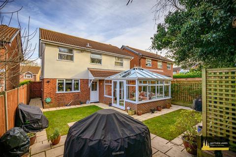 4 bedroom detached house for sale, Grizebeck Drive, Allesley Green, Coventry * Four Double Bedrooms *