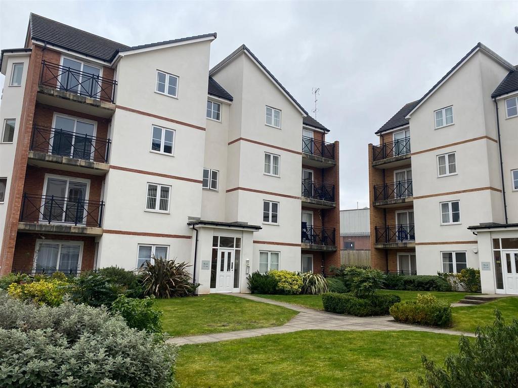 Allocated Car Park &amp; Grounds