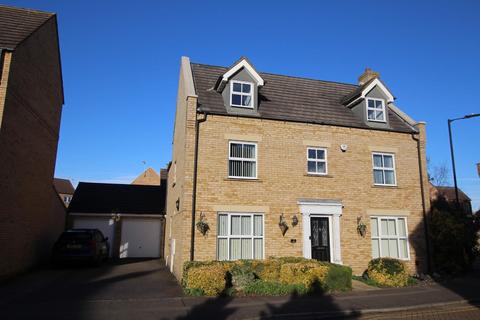 5 bedroom house for sale - Crystal Drive, Peterborough PE2