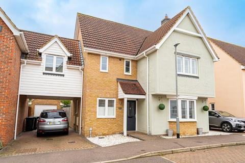3 Birch Road, Dunmow, CM6 1TN