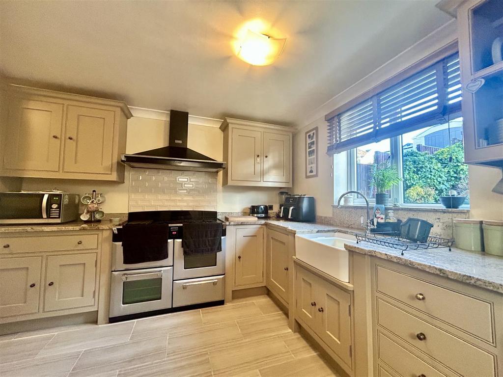 11appletreelanekitchen.JPG