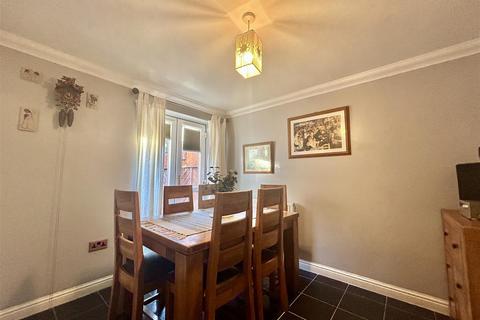11 Apple Tree Lane, Kippax, Leeds, LS25 7SB