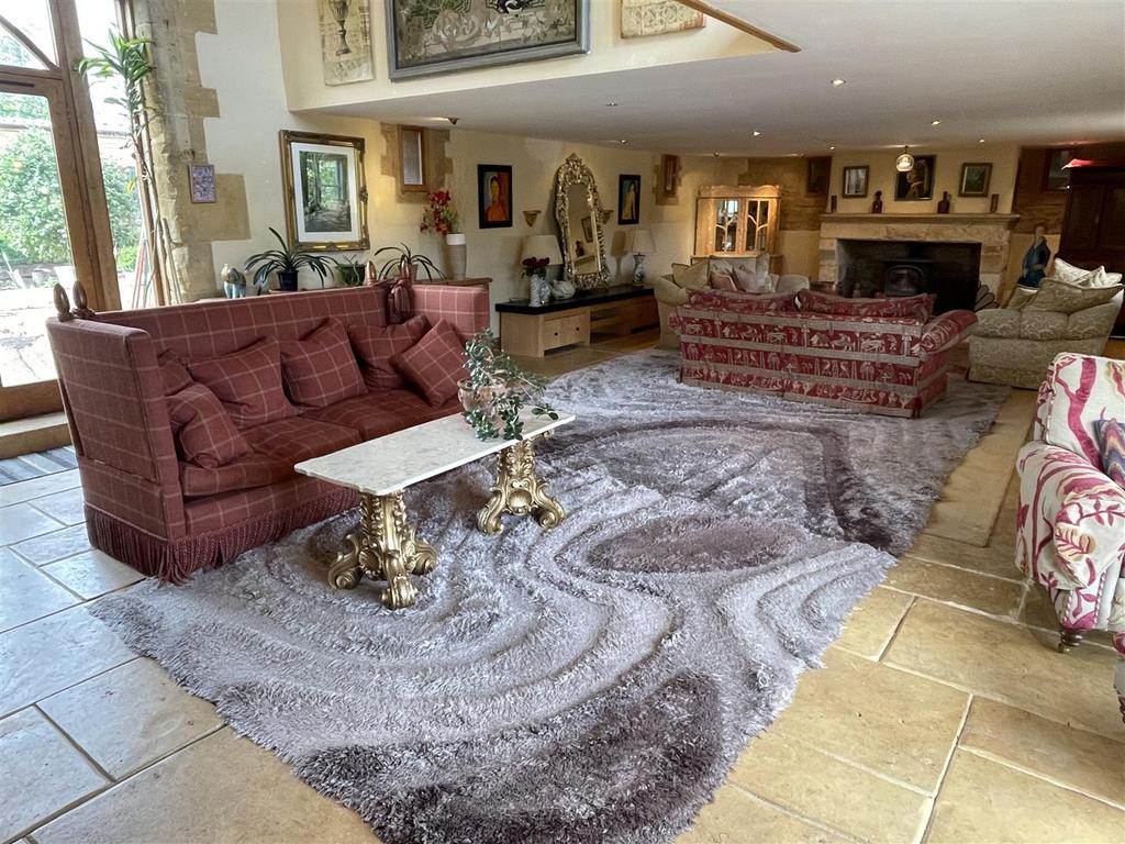 Sitting Room.JPG
