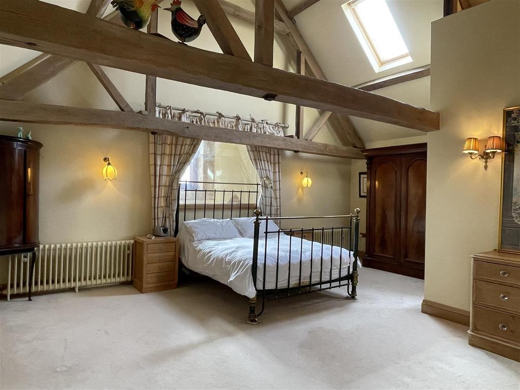 Bedroom 1.JPG