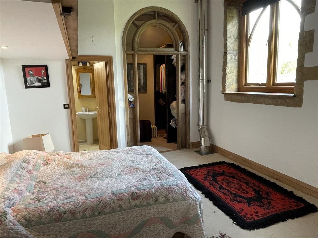 Bedroom 2.JPG