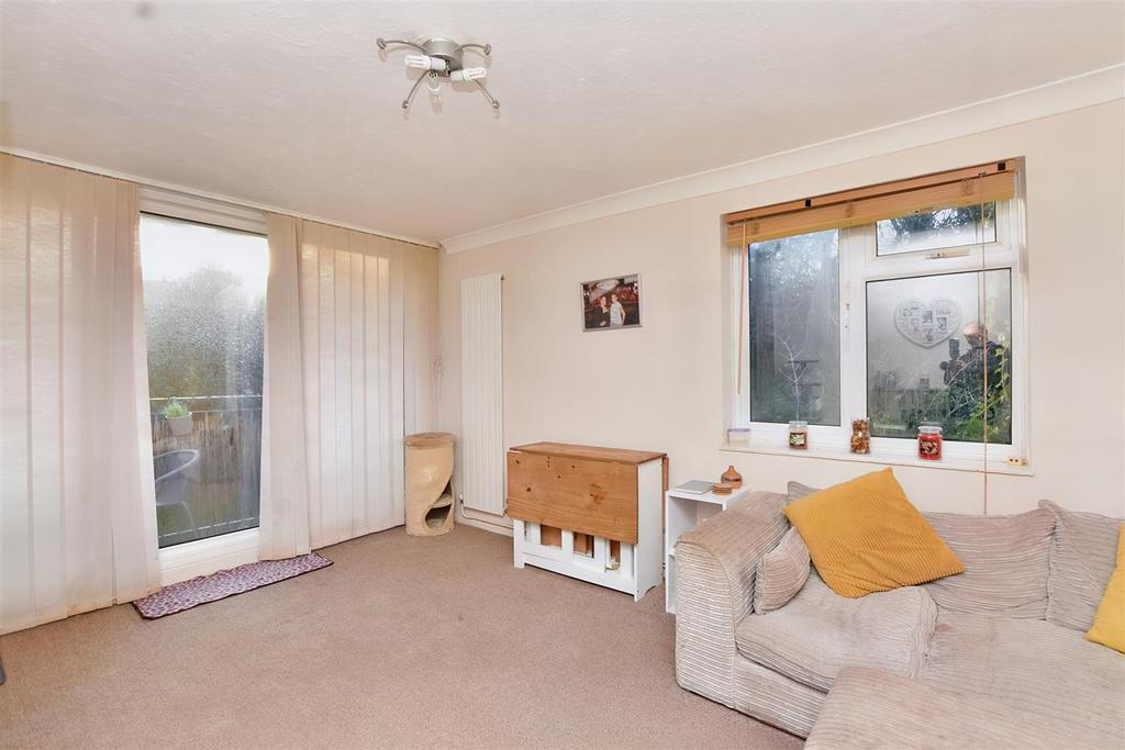 Rockhurst Drive, Eastbourne 2 bed flat £165,000