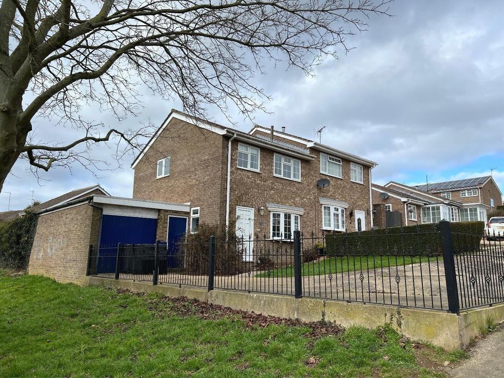 Nelson Drive, Rothwell, Kettering 3 bed semidetached house for sale