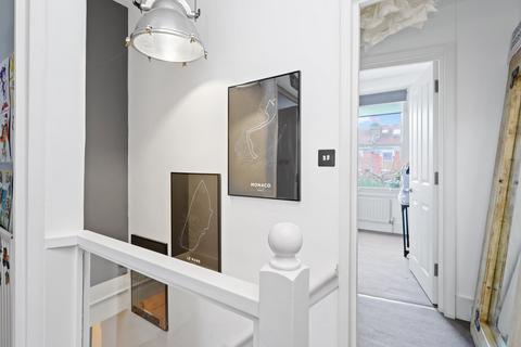 9 Belsize Avenue, London, W13 9TF